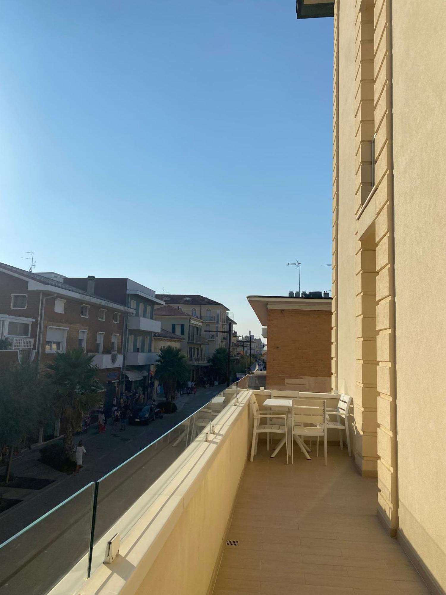 רימיני Marina Beach Aparthotel מראה חיצוני תמונה
