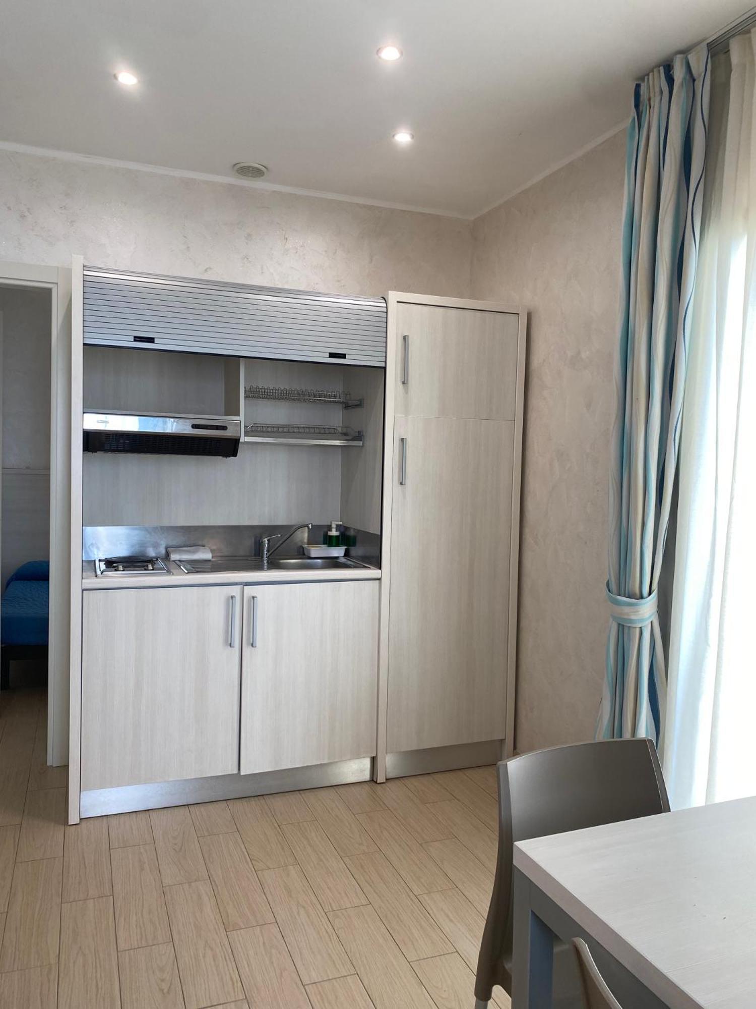 רימיני Marina Beach Aparthotel מראה חיצוני תמונה