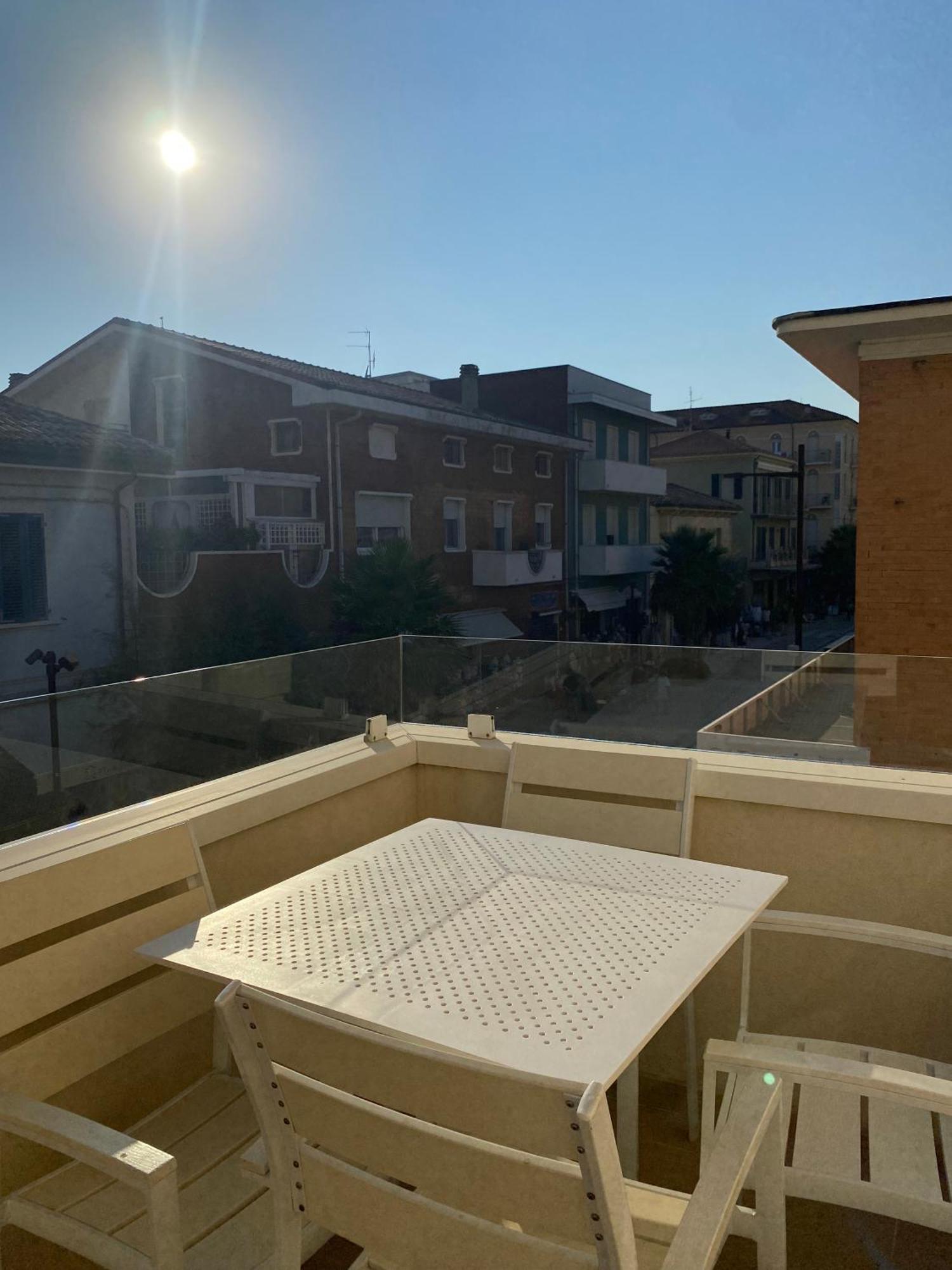 רימיני Marina Beach Aparthotel מראה חיצוני תמונה