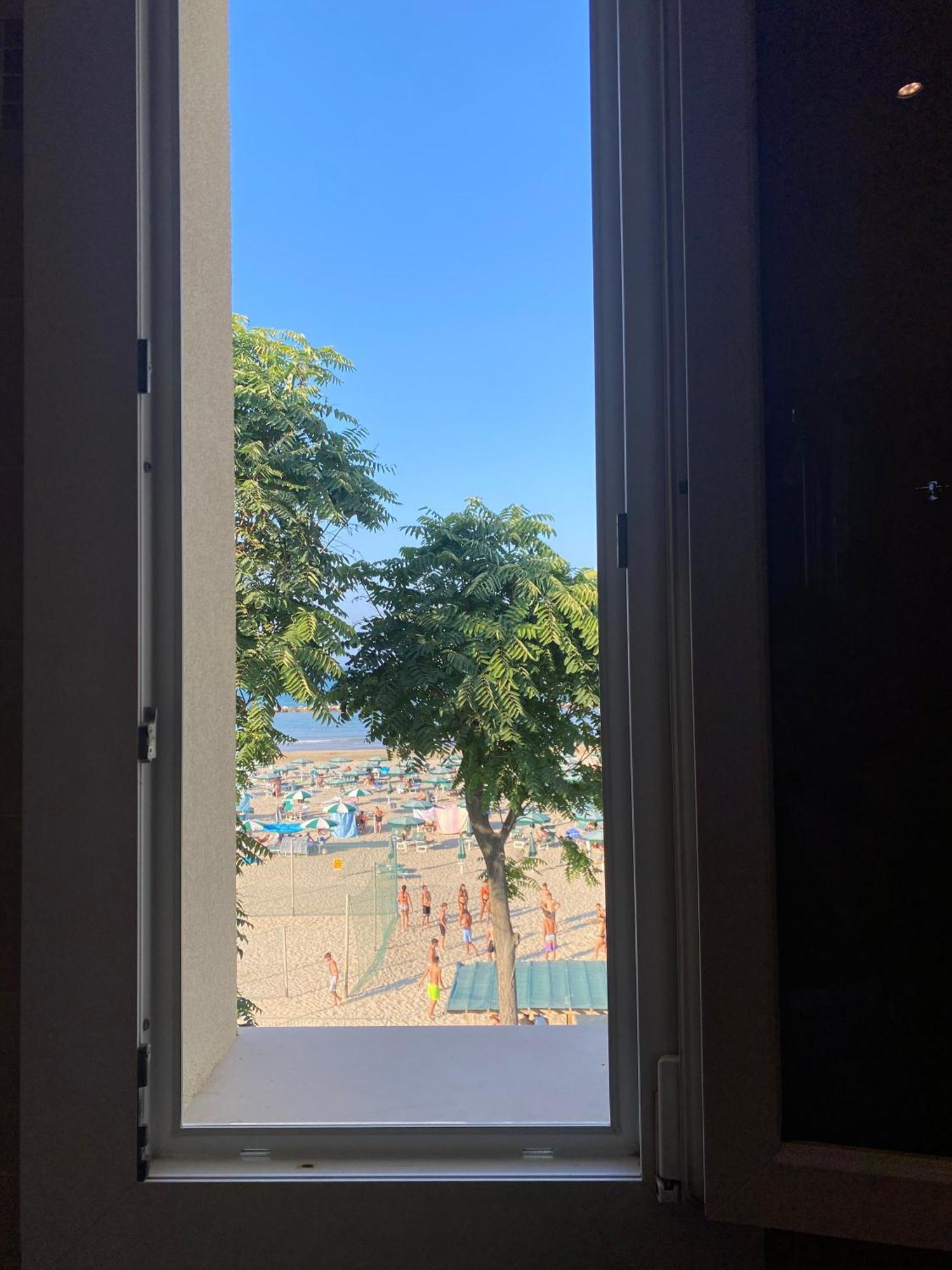 רימיני Marina Beach Aparthotel מראה חיצוני תמונה